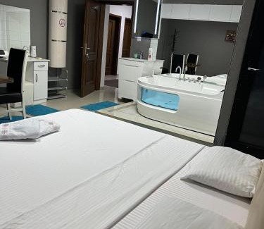 Gjilan Hotel | Family White Hotel