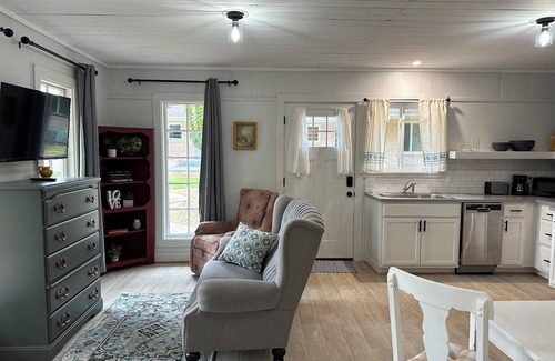 Summit Cottage | Fancy Nancy’s cottage in the heart of Summit, located near shops and restaurants