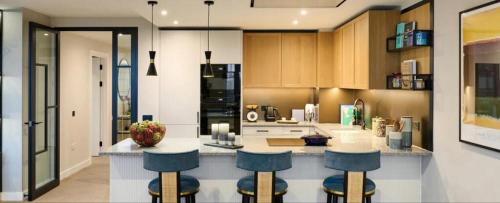 Wapping Apartment | Fantastic 3 Bed Superior Apartment by Tower Bridge