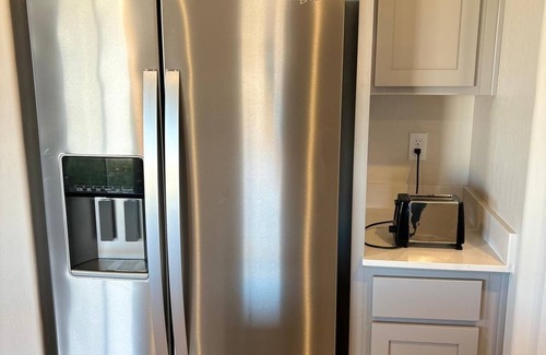 Merced House | Fantastic fully Furnished 3-bedroom house with AC in Merced