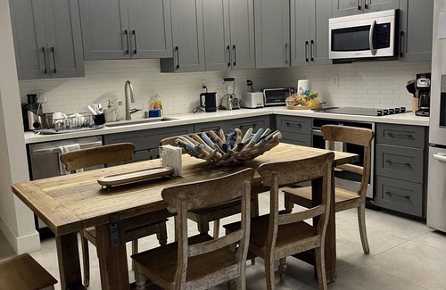 Key Biscayne Apartment | Fantastic Key Colony apt with beach ,pool and tennis