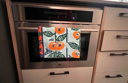 Tieton Cabin | Fantastic Location on Town Square, Luxe Tiny Cabin, 2 Queens, Private Garden