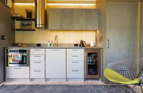 Tieton Cabin | Fantastic Location on Town Square, Luxe Tiny Cabin, 2 Queens, Private Garden