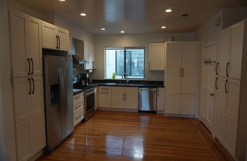 Little Russia Apartment | Fantastic Luxury Apt Close to Golden Gate Park & Beach, WiFi, in-unit Laundry,