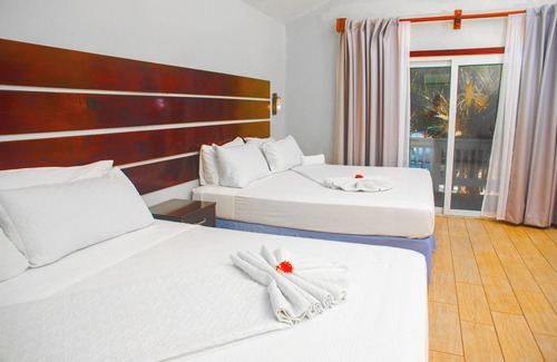 Roatan Hotel | Fantasy Island Beach Resort, Dive and Marina All Inclusive