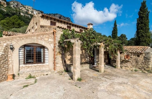 Son Antem House | Far from the Madding Crowd