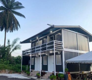 Behrang Ulu House | Farhani Cabin Stay