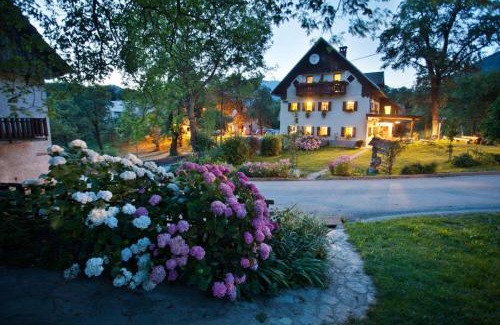 Hudajuzna House | Farm Pri Flandru