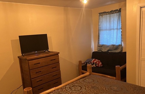 Magnolia Cabin | Farmhouse Surrounded by the Glorious Outdoors