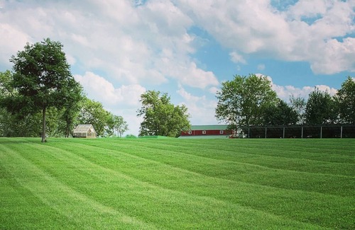 Fontana Bed & Breakfast | Farmstay outside of Kansas City