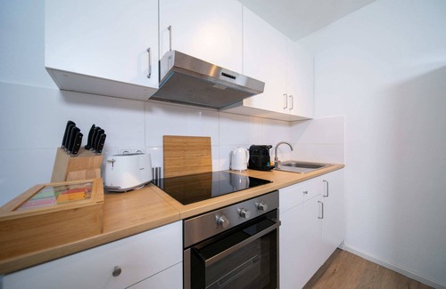 Furth-Sud Apartment | Favorite Stays: Studio with Balcony | Kitchen | Messe