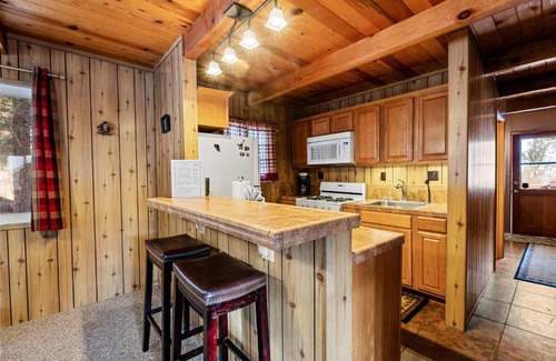 Fawnskin House | Fawnskin Cabin - A quaint cabin in a peaceful location, close to Big Bear's attractions! cabin