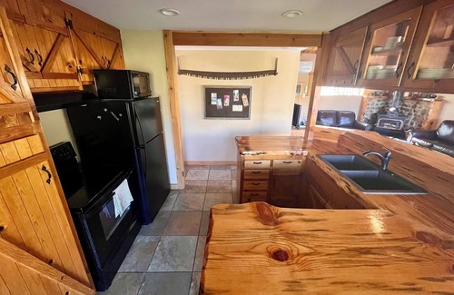 Kernville Cabin | Fay Creek Cabin: Near Lake Isabella and Kern River