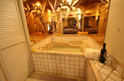 Nice Bed & Breakfast | Featherbed Railroad B&B Resort