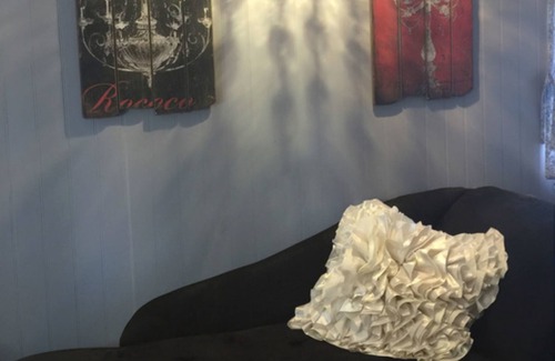 Nice Bed & Breakfast | Featherbed Railroad B&B Resort