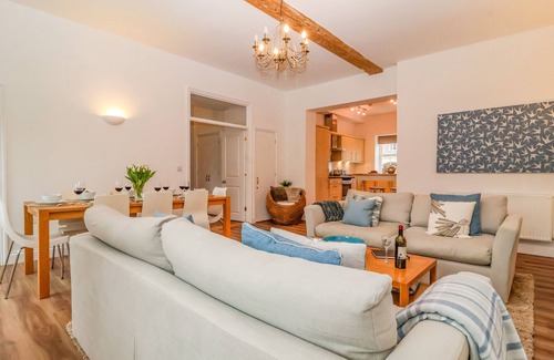 Blythburgh Cottage | FEATHERS, BLYTHBURGH, pet friendly, with pool in Reydon
