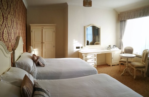 Aberaeron Hotel | Feathers Hotel, Bar and Restaurant