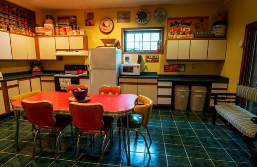 Rossville House | Featured On The Travel Channel, Home & Garden Channel and More. No Cleaning Fee!