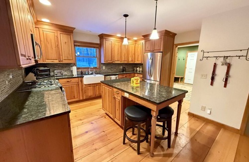 Winhall House | Featuring hot tub, pool table and sauna!