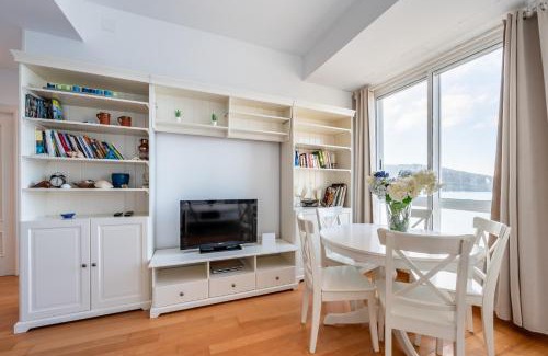 Laracha Apartment | Fee4Me Front line beach flat in Caión