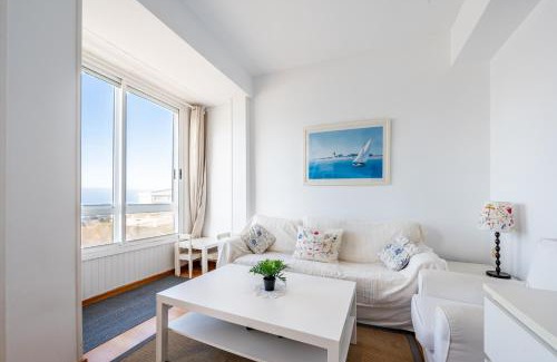 Laracha Apartment | Fee4Me Front line beach flat in Caión