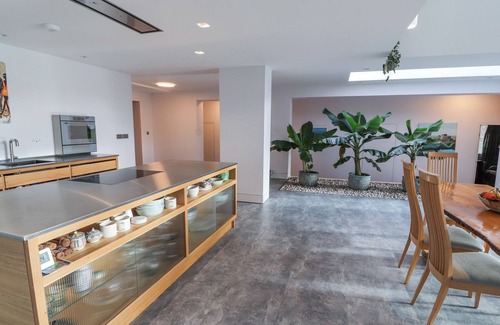 Sandside House | FELL END COTTAGE, family friendly, with pool in Milnthorpe