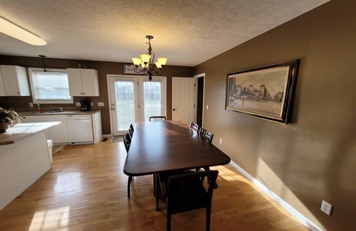 Baxter House | Fenced backyard! 6 miles to Cookeville Boat Dock!