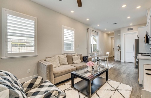 Roseville Apartment | Fenced-In Yard: Apt 7 Mi to Westfield Galleria