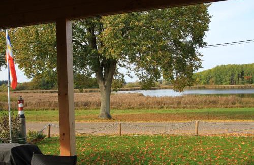 Techentin House | Ferienhäuser Seeblick