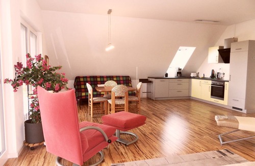 Pfrondorf Apartment | Ferienwohnung 1A, 67qm, Sonnenterrasse mit Liege, 1 Wohn-/Schlafzimmer, max. 2 Personen