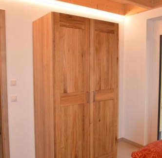 Singen Apartment | Ferienwohnung, 2 Zimmer, 4 bis 6 Personen, 67 qm, mit großem Balkon, entlang am Fluss, an der Aach, am Bodensee, nah am Naturschutzgebiet
