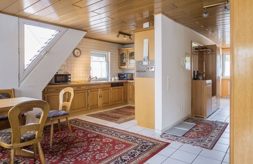 Derendingen Apartment | Ferienwohnung, 85qm mit 2 Schlafzimmer und Balkon für max. 5 Personen