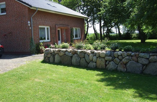 Poppenbull Apartment | Ferienwohnung auf dem Ferienhof Nickelswarft 2 in Poppenbüll für 2-6 Personen