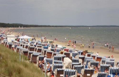 Neuensien Apartment | Ferienwohnung im Zeesenhaus im 1 OG mit Balkon
