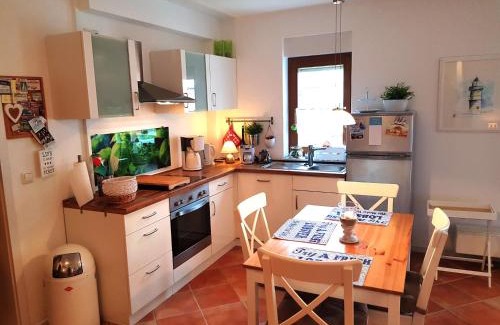 Neuensien Apartment | Ferienwohnung im Zeesenhaus im 1 OG mit Balkon