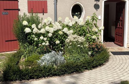 Bischofswerda Apartment | Ferienwohnung im Ehemaligem Bauernhaus mit Großem Wiesengrundstück