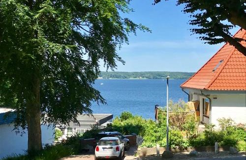 Gluecksburg Villa | Ferienwohnung in Sandwig