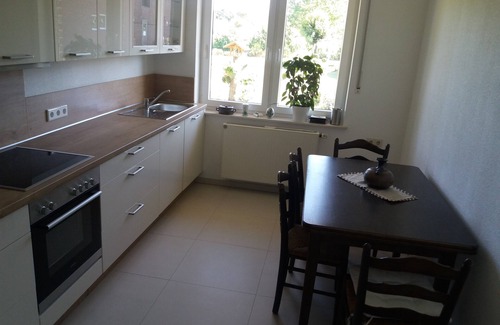 Lippramsdorf Apartment | Ferienwohnung mit Weitblick, 1-4 Pers