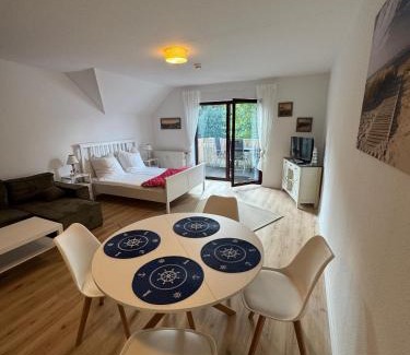 Gustow Apartment | Ferienwohnung mit Balkon FeWo 11 Gustow