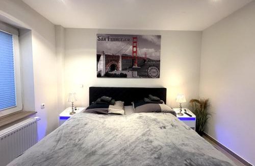 Itzehoe Apartment | Ferienwohnungen Arp "2D" mit Terrasse und Parkplatz