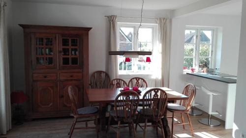 Midlum Apartment | Ferienwohnungen und Haushälfte Friesland