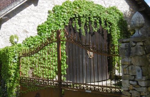 Dorval House | Ferme de la Dorvallière