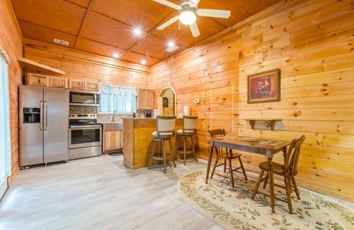 Helen Cabin | Fern Meadow | 1BR 1BA | Custom Rock Shower | Jetted Tub | Hot Tub | Fire Pit