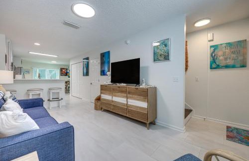 Fernandina Beach House | Fernandina Beach Townhome with Patio Walk to Beach!