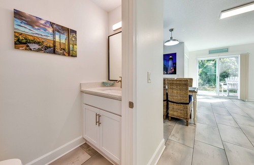 Fernandina Beach Apartment | Fernandina Beach Paradise: Steps to Shore!