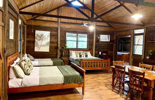 Byfield Hotel | Ferns Hideaway Resort