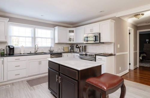 High Point House | Fernwood Manor: Your Cozy Retreat