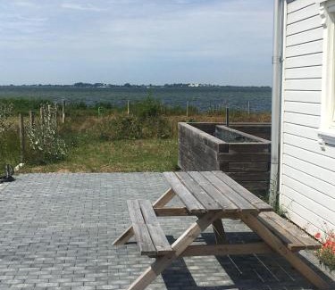 Wiek Apartment | Fewo-Strandhaus-Wiek-direkt-am-Wasser-mit-herrlichen-Weitblick