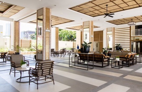 Diliman Condo | Fiber-powered Tropical Oasis