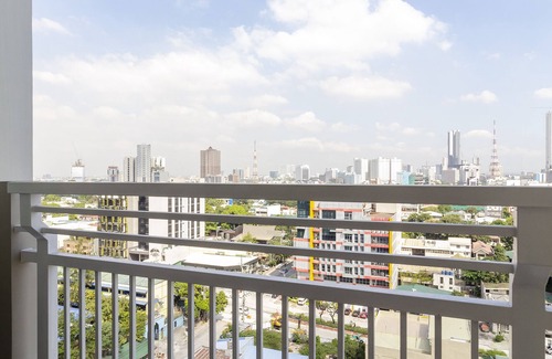 Diliman Condo | Fiber-powered Tropical Oasis